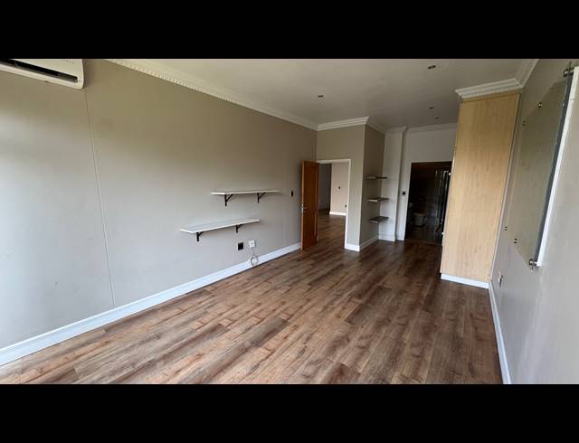 4 BEDROOM APARTMENT FOR SALE IN ESSENWOOD